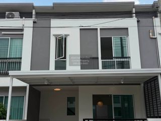 Reihenhaus zum Kauf mit 3 Zimmer in Lam Luk Ka, Pathum Thani