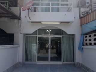 Reihenhaus zum Kauf mit 2 Zimmer in Mueang Samut Prakan, Samut Prakan