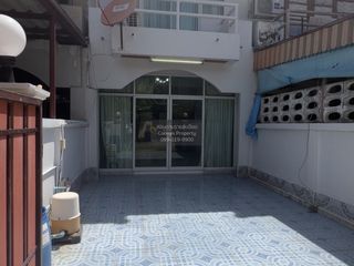 Reihenhaus zum Kauf mit 2 Zimmer in Mueang Samut Prakan, Samut Prakan