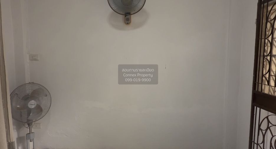 Reihenhaus zum Kauf mit 2 Zimmer in Mueang Samut Prakan, Samut Prakan