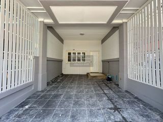 For sale 3 ベッドルーム townhouse in Sai Noi, Nonthaburi