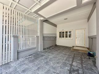 For sale 3 ベッドルーム townhouse in Sai Noi, Nonthaburi