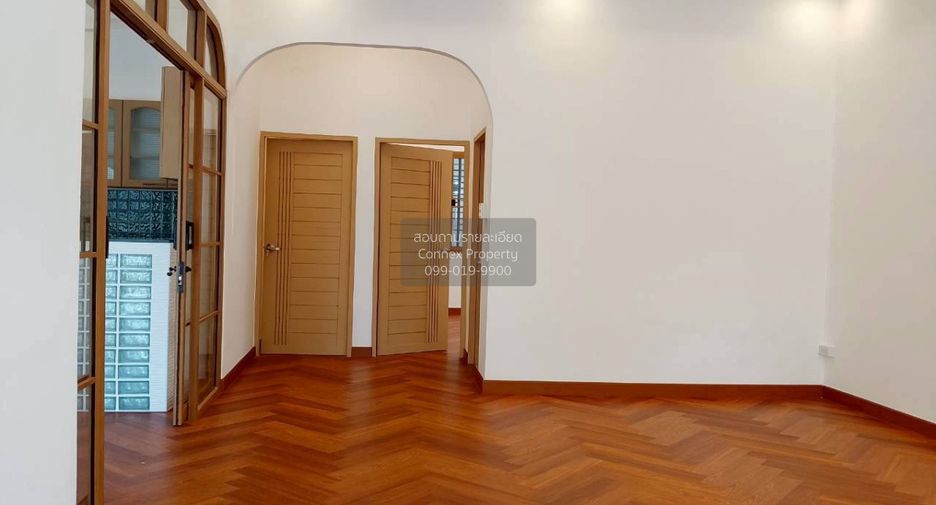 For sale 2 bedrooms house in Wang Thonglang, Bangkok