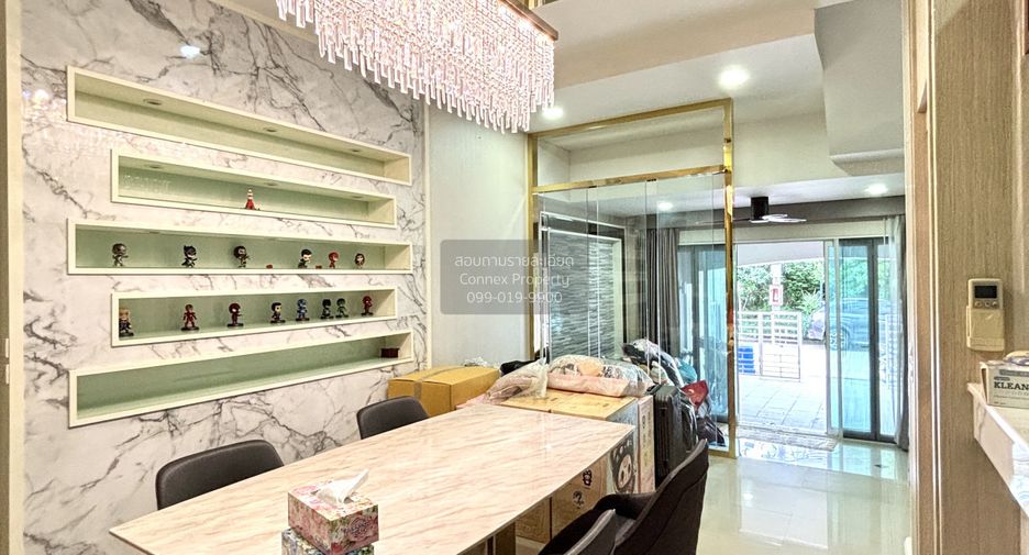 Casa adosada en venta de 6 habitaciones en Chatuchak, Bangkok