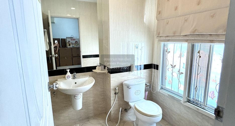 Casa adosada en venta de 6 habitaciones en Chatuchak, Bangkok