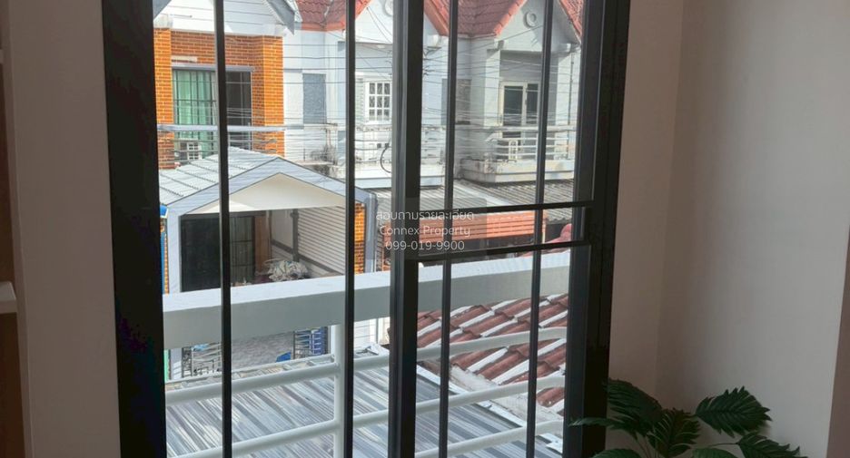 À vendre 2 chambres maison de ville à Sai Mai, Bangkok