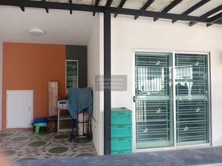 Casa adosada en venta de 3 habitaciones en Mueang Pathum Thani, Pathum Thani