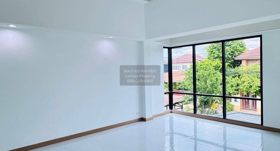 Casa en venta de 3 habitaciones en Thanyaburi, Pathum Thani
