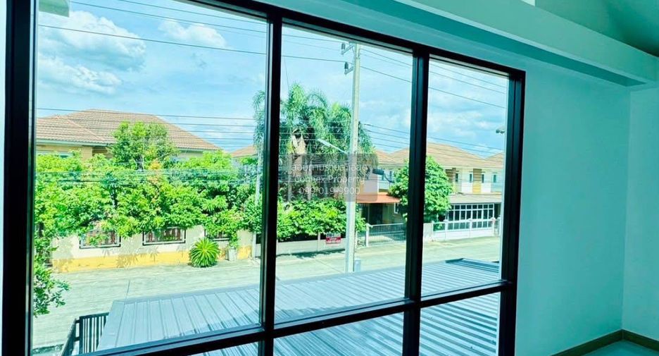 Casa en venta de 3 habitaciones en Thanyaburi, Pathum Thani