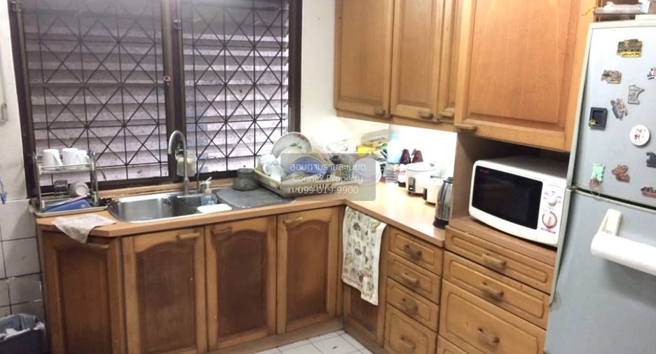 For sale 5 bedrooms house in Chatuchak, Bangkok
