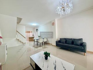 For sale 2 bedrooms townhouse in Mueang Samut Prakan, Samut Prakan