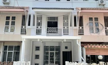 Casa adosada en venta de 3 habitaciones en Don Mueang, Bangkok
