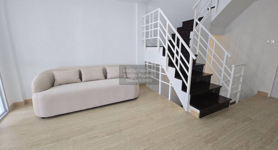 Casa adosada en venta de 3 habitaciones en Don Mueang, Bangkok