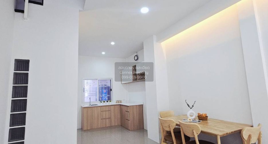 Casa adosada en venta de 3 habitaciones en Don Mueang, Bangkok