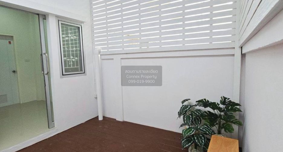 Casa adosada en venta de 3 habitaciones en Don Mueang, Bangkok