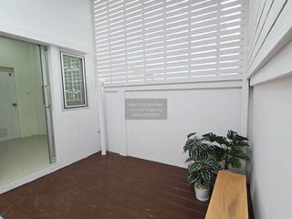 Casa adosada en venta de 3 habitaciones en Don Mueang, Bangkok
