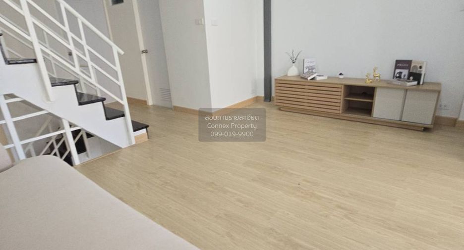 Casa adosada en venta de 3 habitaciones en Don Mueang, Bangkok