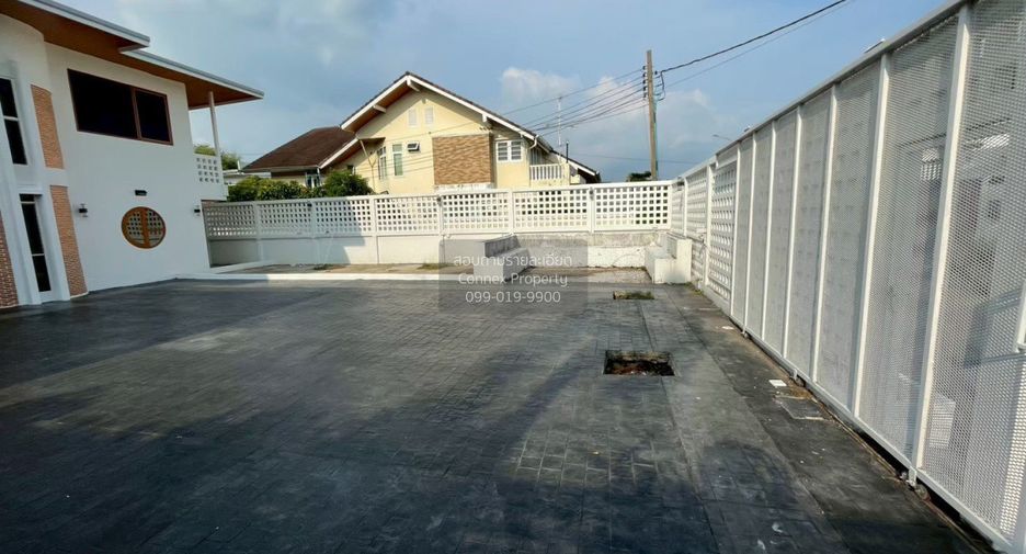 For sale 3 bedrooms house in Wang Thonglang, Bangkok