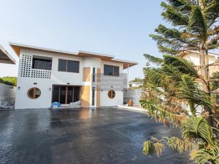 For sale 3 bedrooms house in Wang Thonglang, Bangkok