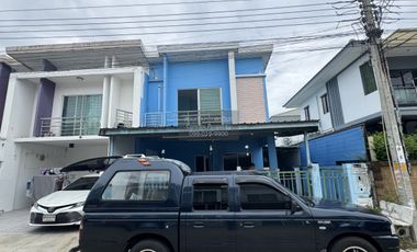 Casa adosada en venta de 3 habitaciones en Nong Khaem, Bangkok