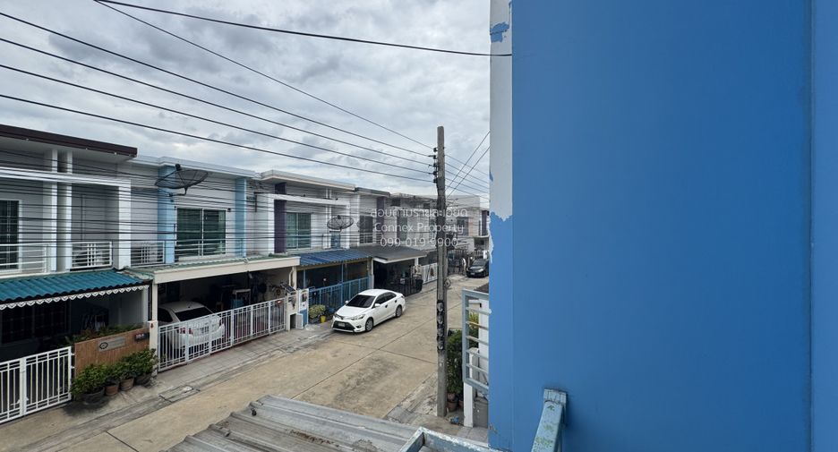 Casa adosada en venta de 3 habitaciones en Nong Khaem, Bangkok