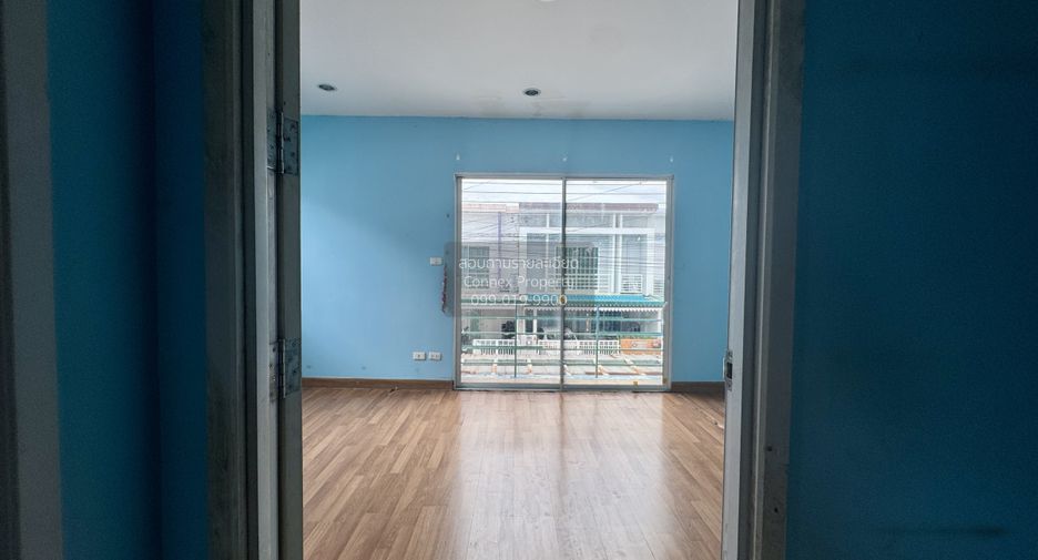 Casa adosada en venta de 3 habitaciones en Nong Khaem, Bangkok