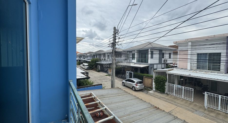 Casa adosada en venta de 3 habitaciones en Nong Khaem, Bangkok