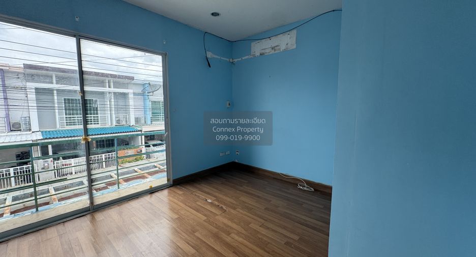 Casa adosada en venta de 3 habitaciones en Nong Khaem, Bangkok