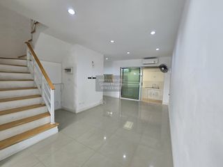 Reihenhaus zum Kauf mit 3 Zimmer in Bang Phli, Samut Prakan