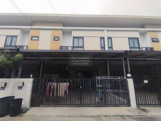 Casa adosada en venta de 4 habitaciones en Lat Lum Kaeo, Pathum Thani