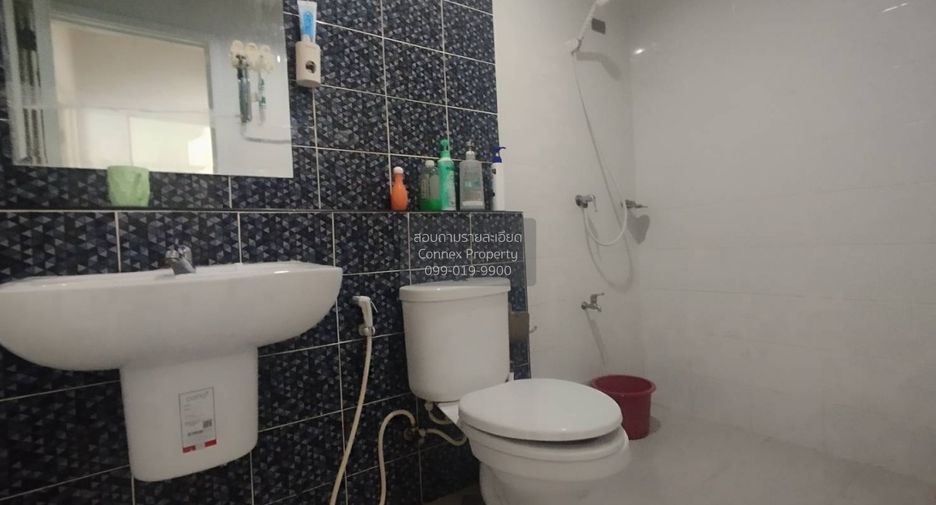 Casa adosada en venta de 4 habitaciones en Lat Lum Kaeo, Pathum Thani
