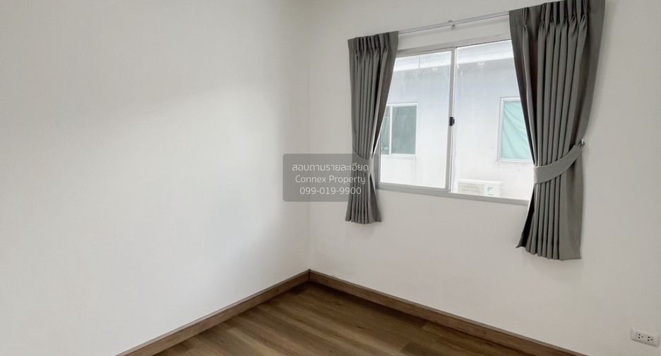 Casa adosada en venta de 3 habitaciones en Khlong Sam Wa, Bangkok
