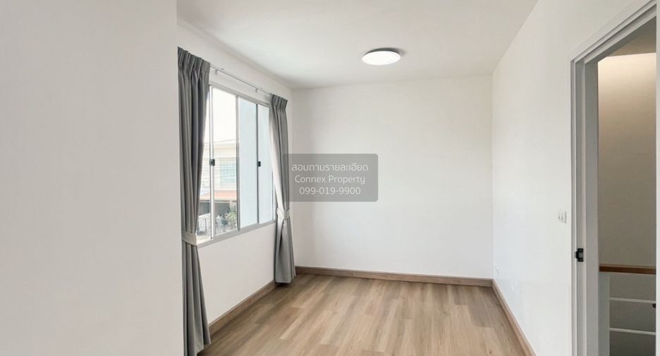 Casa adosada en venta de 3 habitaciones en Khlong Sam Wa, Bangkok