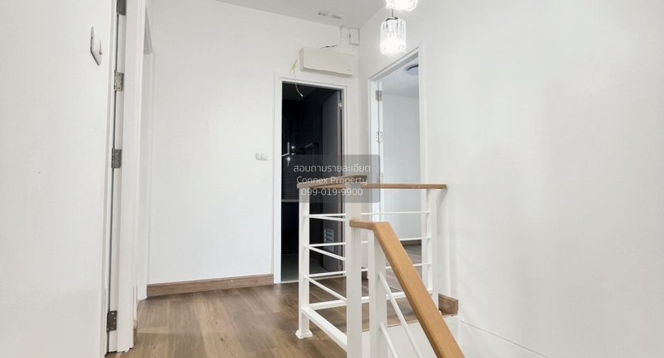 Casa adosada en venta de 3 habitaciones en Khlong Sam Wa, Bangkok