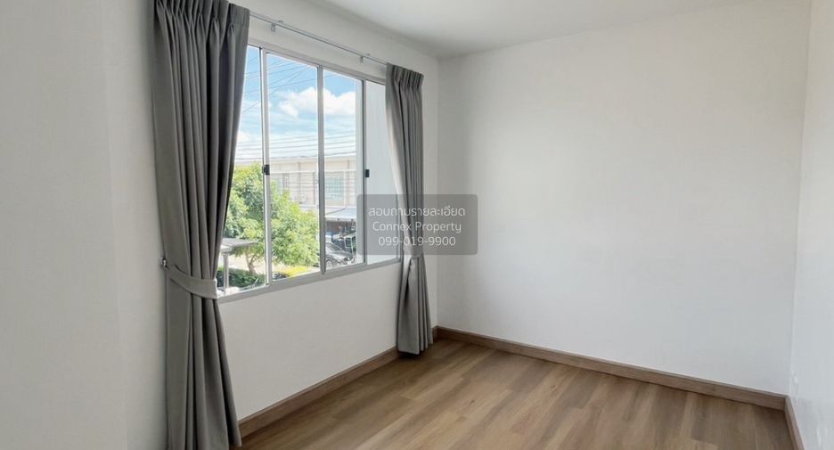 Casa adosada en venta de 3 habitaciones en Khlong Sam Wa, Bangkok
