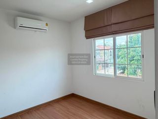 À vendre 4 chambres maison à Bang Khae, Bangkok