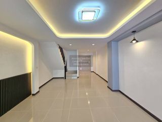 Reihenhaus zum Kauf mit 2 Zimmer in Bang Khen, Bangkok