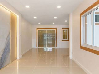 Casa adosada en venta de 3 habitaciones en Bang Bua Thong, Nonthaburi