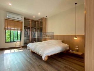 Casa adosada en venta de 3 habitaciones en Phra Khanong, Bangkok
