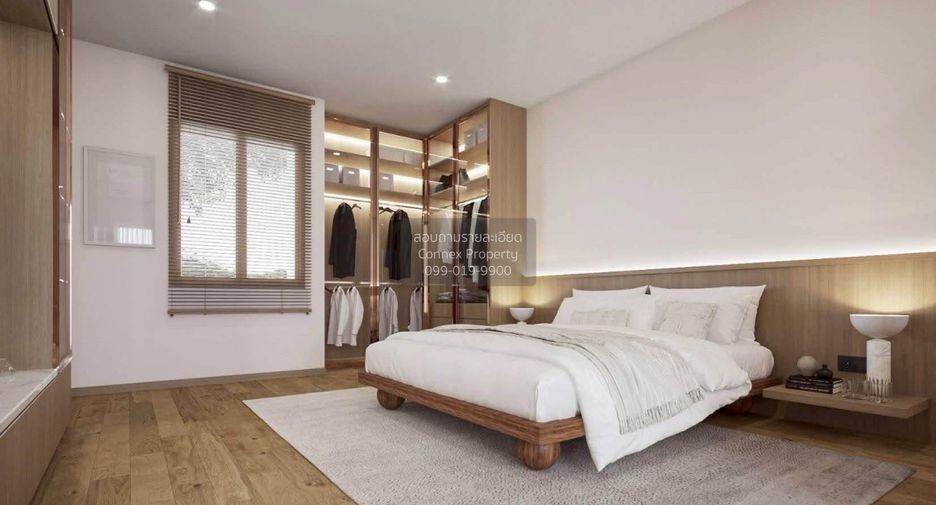 For sale 3 bedrooms townhouse in Phra Khanong, Bangkok