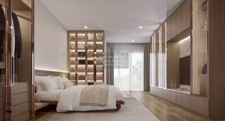 For sale 3 bedrooms townhouse in Phra Khanong, Bangkok