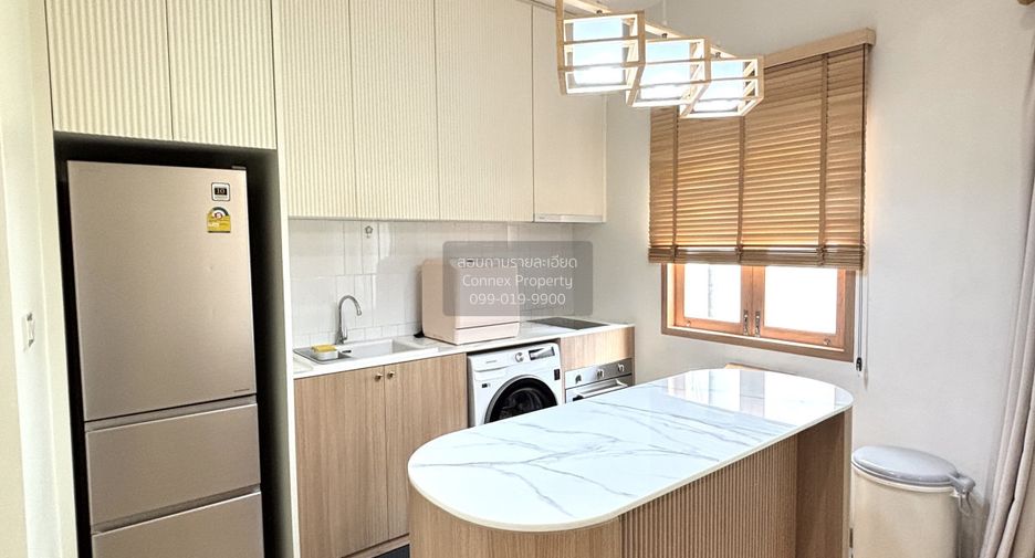 For sale 3 bedrooms townhouse in Phra Khanong, Bangkok