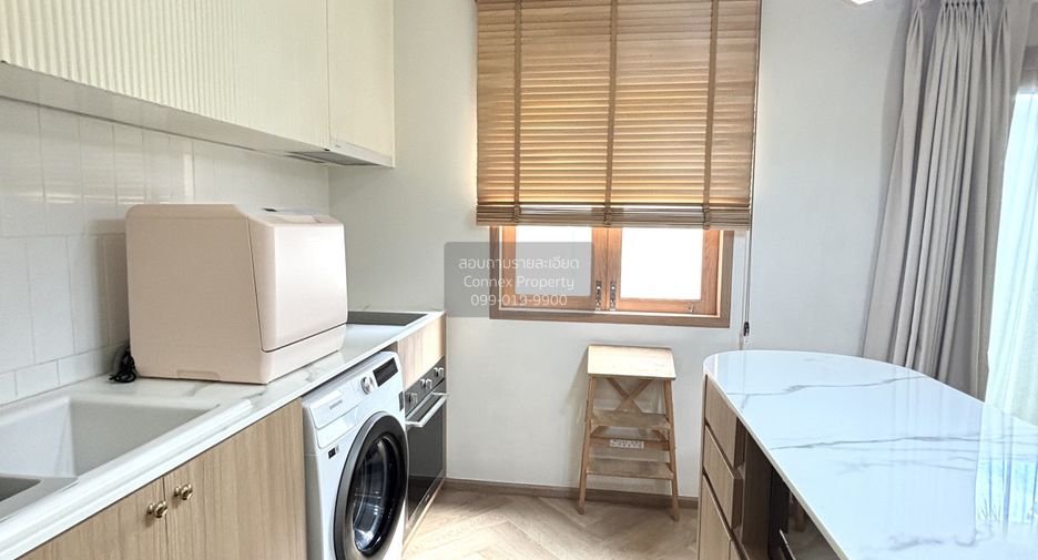 For sale 3 bedrooms townhouse in Phra Khanong, Bangkok