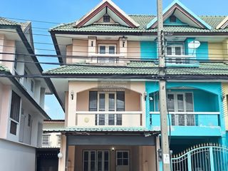 Casa adosada en venta de 3 habitaciones en Bang Bua Thong, Nonthaburi