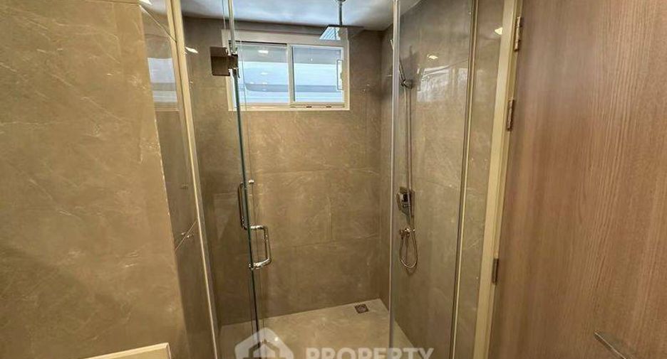 Condo en venta de 3 habitaciones en Huai Khwang, Bangkok