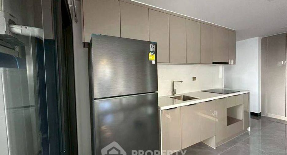 Condo en venta de 3 habitaciones en Huai Khwang, Bangkok