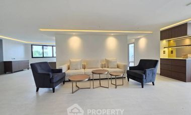 Condo en alquiler de 3 habitaciones en Khlong Toei, Bangkok