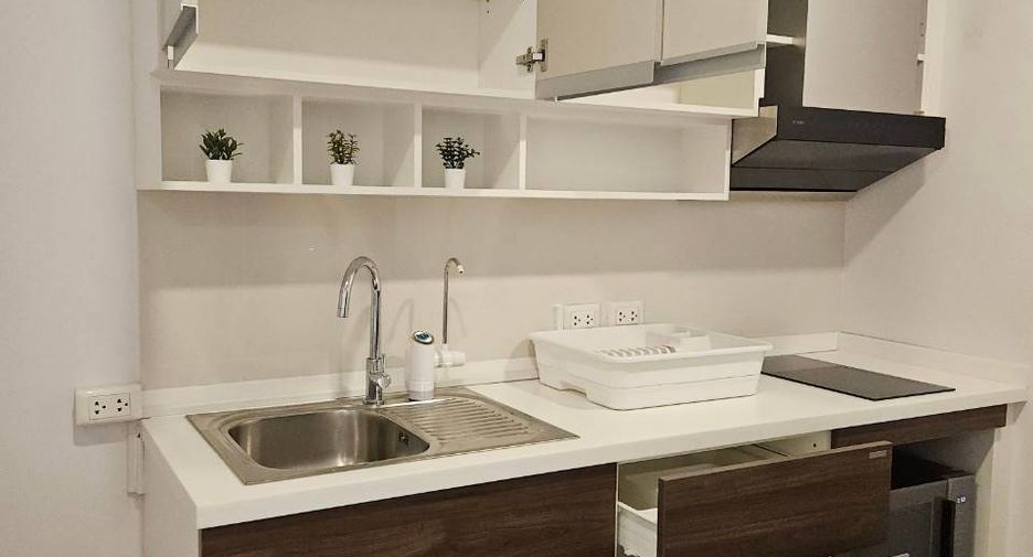 For rent 2 bedrooms condo in Khlong San, Bangkok