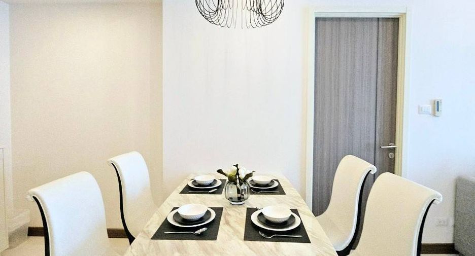 For rent 2 bedrooms condo in Khlong San, Bangkok