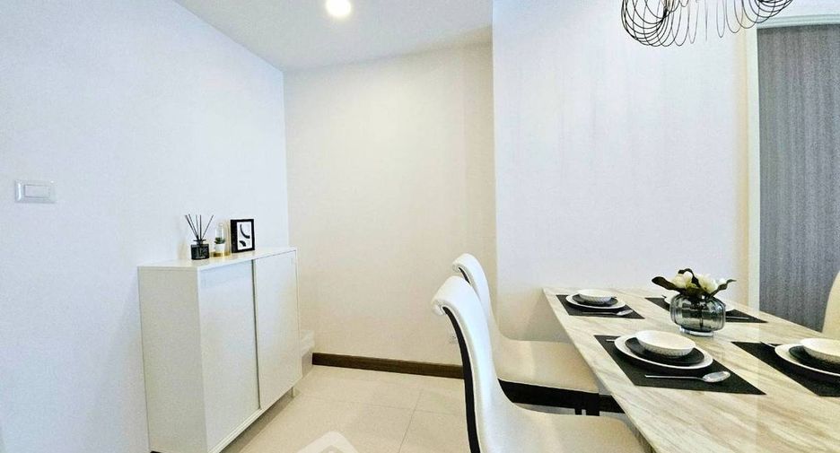 For rent 2 bedrooms condo in Khlong San, Bangkok